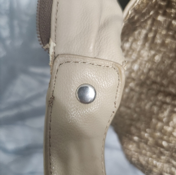 BCBG Generation Gold Textured Vegan Leather Women's Bag Hobo Y2K - Picture 9 of 16